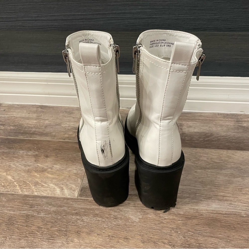 Urban Outfitters White Boots - Picture 3 of 4